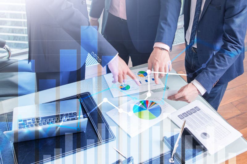 Grafico finanziario di crescita Aumento di vendite di Â, concetto di strategia di marketing fotografia stock libera da diritti Grafico finanziario di crescita Aumento di vendite di Â, concetto di strategia di marketing fotografia stock libera da diritti